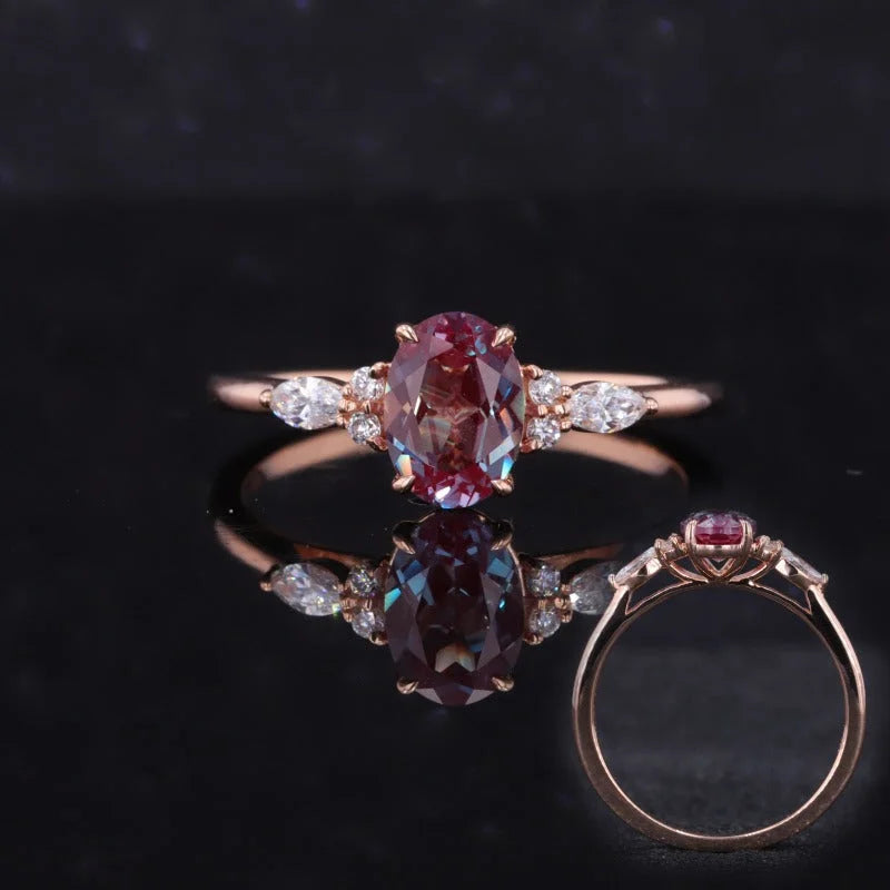 Alexandrite Oval Solitaire Diamond Ring (Solid gold) | Lady Estere Jewellery | Worldwide 14K 18K Solid Gold Lab-Grown Moissanite White