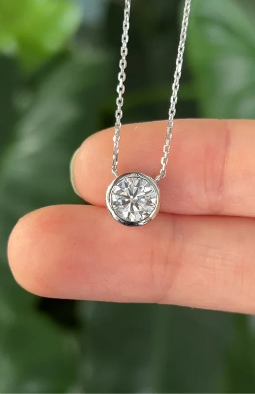 Bjorn | Knife Edge Bezel Round Cut 1ct Necklace (Solid gold) | Lady Estere Jewellery 14K 18K Solid Gold Lab-Grown Diamond Moissanite White