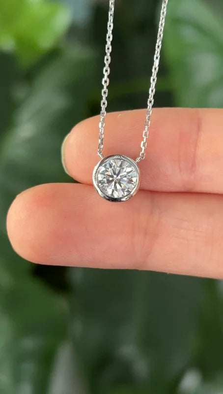 Bjorn | Knife Edge Bezel Round Cut 1ct Necklace (Solid gold) | Lady Estere Jewellery 14K 18K Solid Gold Lab-Grown Diamond Moissanite White
