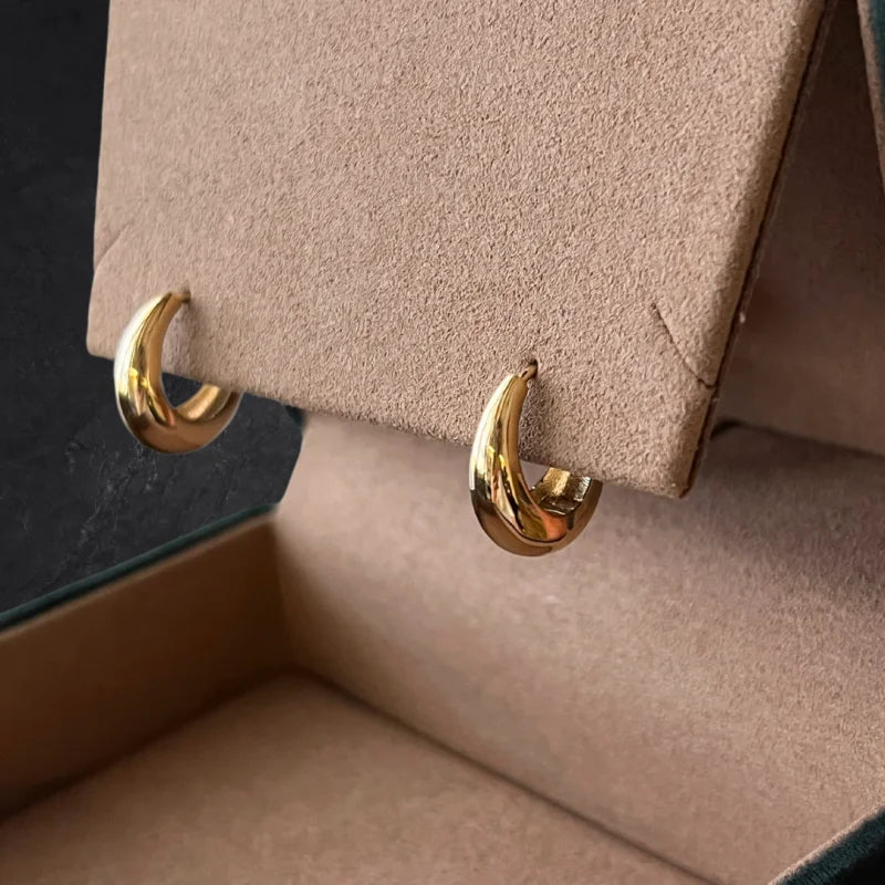 Boho | Sleek Tapered Hoops (Solid Gold) | Lady Estere Jewellery | Worldwide Shipping 14K 18K Solid Gold Lab-Grown Diamond Moissanite White