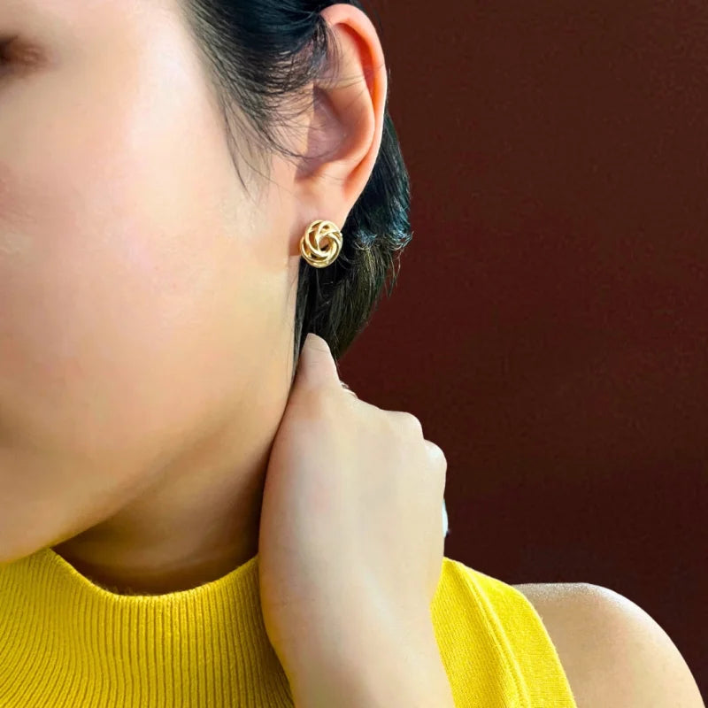 Crème | Vintage Hoop Earrings (Solid Gold) | Lady Estere Jewellery | Worldwide Shipping 14K 18K Solid Gold Lab-Grown Diamond Moissanite