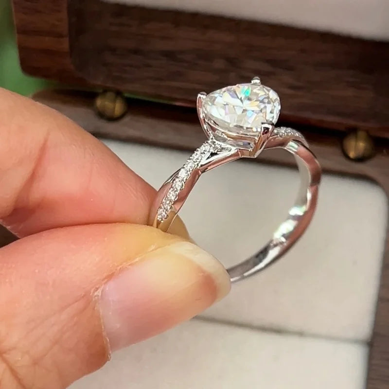 Custom 2ct Heart Moissanite with Twisted Band | Lady Estere Jewellery | Worldwide Shipping 14K 18K Solid Gold Lab-Grown Diamond White