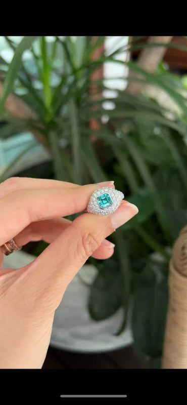 Custom Paraiba Pinky Ring | Lady Estere Jewellery | Worldwide Shipping 14K 18K Solid Gold Lab-Grown Diamond Moissanite White Yellow Rose