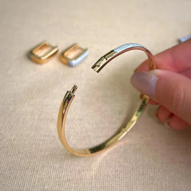 Deluxe | Reversible Pave Box Hoops (Solid Gold) | Lady Estere Jewellery | Worldwide 14K 18K Solid Gold Lab-Grown Diamond Moissanite White