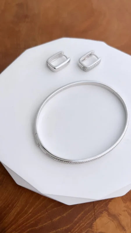 Deluxe | Reversible Pave Box Hoops (Solid Gold) | Lady Estere Jewellery | Worldwide 14K 18K Solid Gold Lab-Grown Diamond Moissanite White
