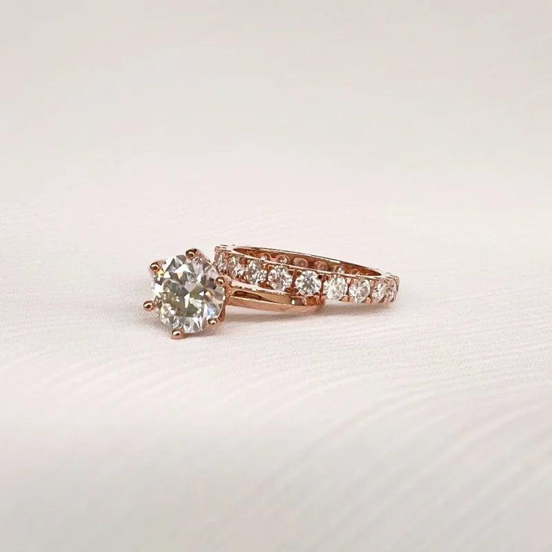Éclat | Whisper Thin Solitaire Ring (Solid Gold) | Lady Estere Jewellery | Worldwide 14K 18K Solid Gold Lab-Grown Diamond Moissanite White