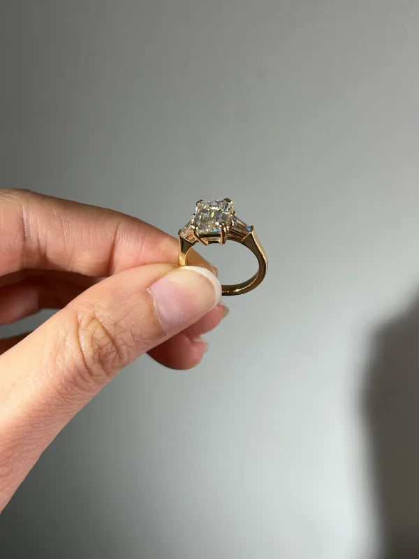Emerald Cut | Classic HW Engagement Ring (Solid Gold) | Lady Estere Jewellery | Worldwide 14K 18K Solid Gold Lab-Grown Diamond Moissanite