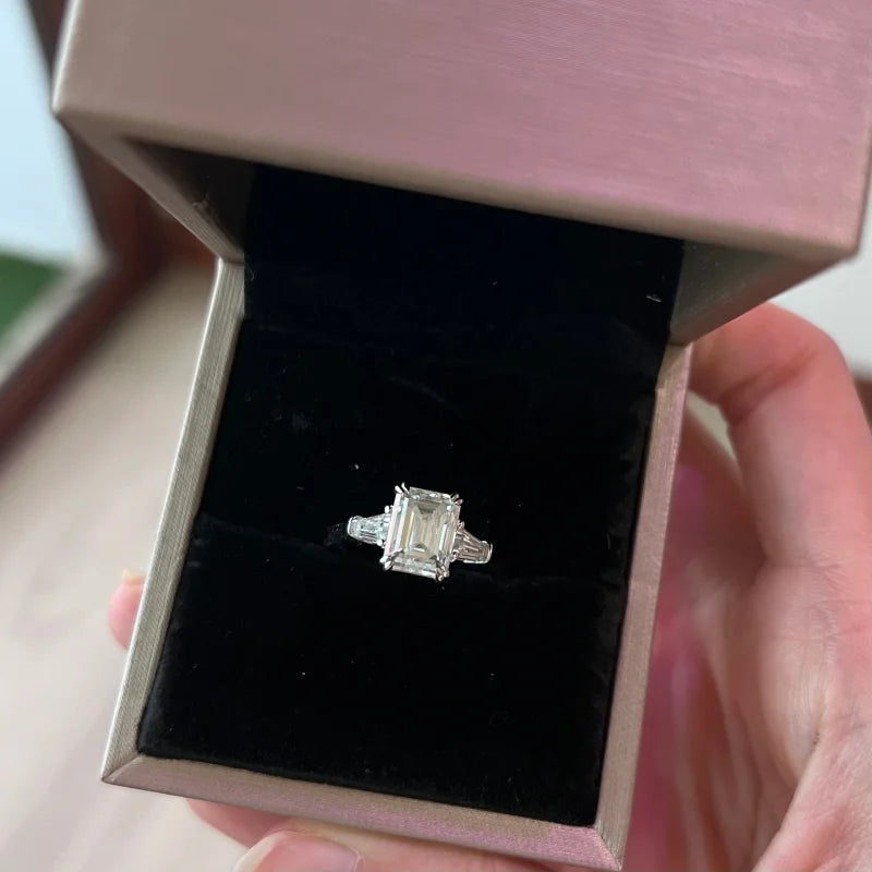 Emerald Cut | Classic HW Engagement Ring (Solid Gold) | Lady Estere Jewellery | Worldwide 14K 18K Solid Gold Lab-Grown Diamond Moissanite