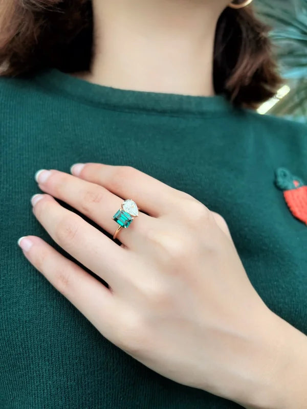 Forest Green Moissanite Toi Et Moi Ring (Solid gold) | Lady Estere Jewellery | Worldwide 14K 18K Solid Gold Lab-Grown Diamond White Yellow