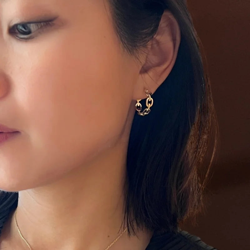 Gucci | Buckle Link Hoop Earrings (Solid Gold) | Lady Estere Jewellery | Worldwide 14K 18K Solid Gold Lab-Grown Diamond Moissanite White