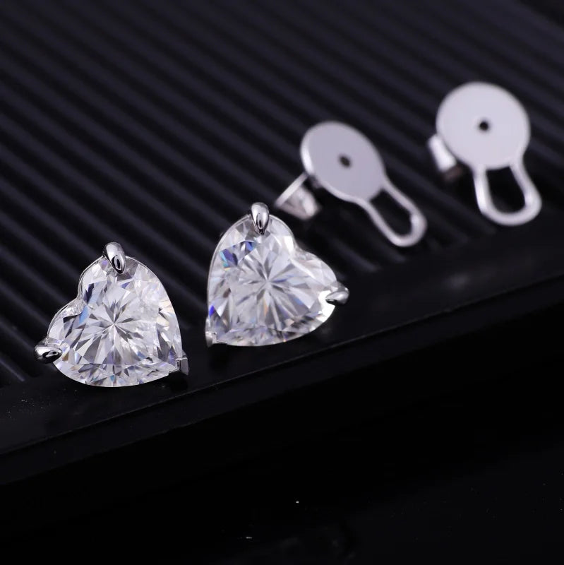 Heart | Moissanite Earring Studs (Solid gold) | Lady Estere Jewellery | Worldwide Shipping 14K 18K Solid Gold Lab-Grown Diamond White