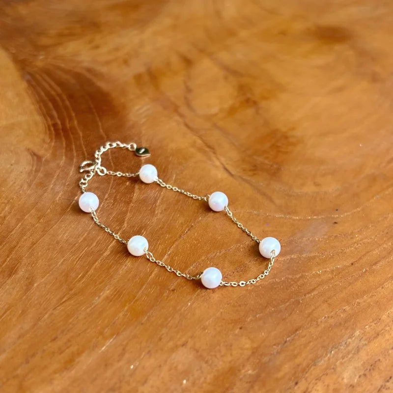 Le Blanc | Station Pearl Bracelet (Solid Gold) | Lady Estere Jewellery | Worldwide 14K 18K Solid Gold Lab-Grown Diamond Moissanite White