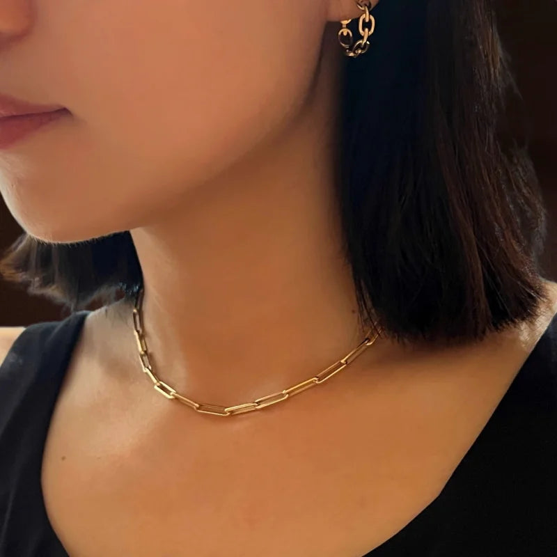 Lungo | Sleek Chain Collar Necklace (Solid gold) | Lady Estere Jewellery | Worldwide 14K 18K Solid Gold Lab-Grown Diamond Moissanite White