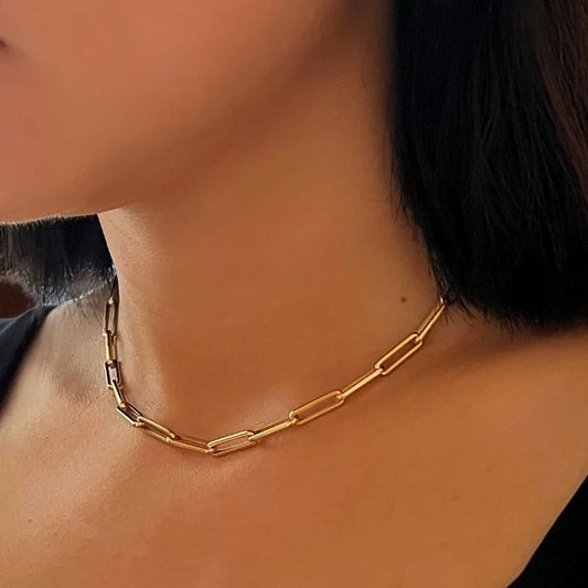 Lungo | Sleek Chain Collar Necklace (Solid gold) | Lady Estere Jewellery | Worldwide 14K 18K Solid Gold Lab-Grown Diamond Moissanite White