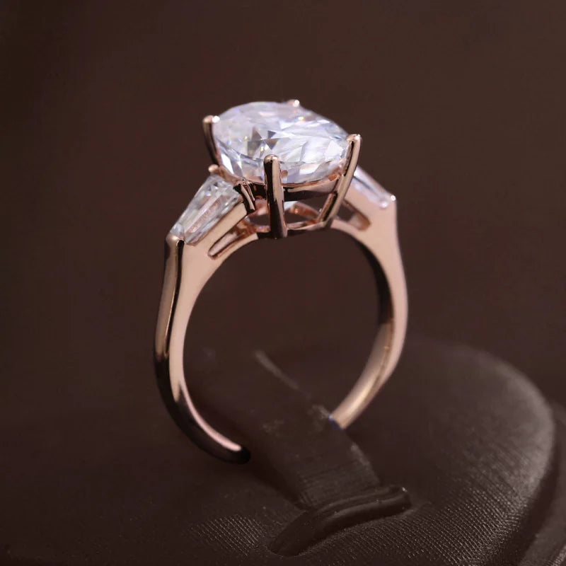 Oval HW Solitaire Engagement Ring (Solid Gold) - Main Image