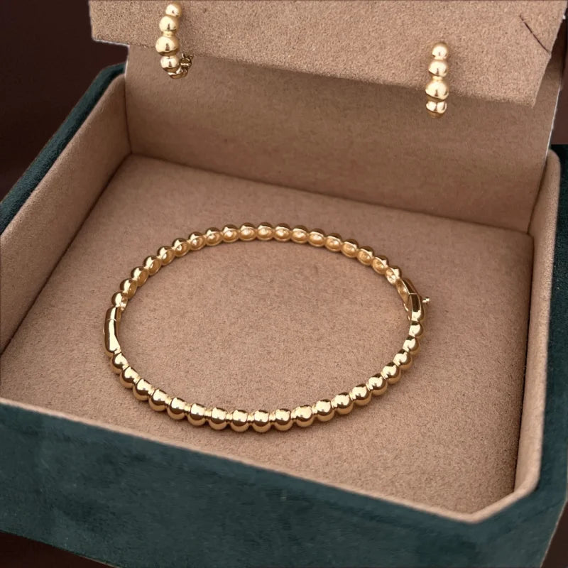 Pebble | 4mm Bangle Bracelet (Solid Gold) | Lady Estere Jewellery | Worldwide Shipping 14K 18K Solid Gold Lab-Grown Diamond Moissanite