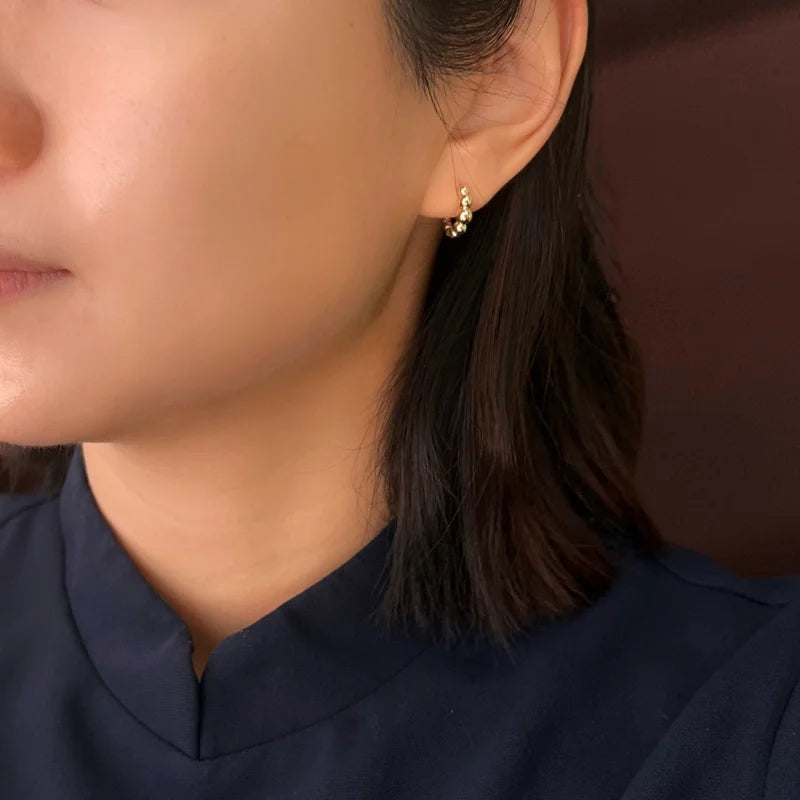 Pebble | Graduating Hoop Earrings (Solid Gold) | Lady Estere Jewellery | Worldwide 14K 18K Solid Gold Lab Grown Diamond Moissanite White