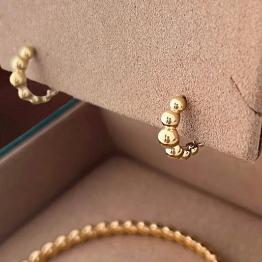 Pebble | Graduating Hoop Earrings (Solid Gold) | Lady Estere Jewellery | Worldwide 14K 18K Solid Gold Lab-Grown Diamond Moissanite White