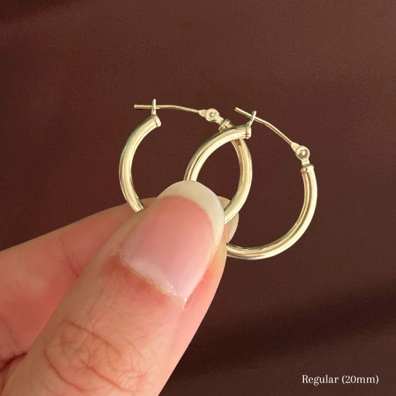 Pulse | Regular Thick Hoop Earrings (Solid Gold) | Lady Estere Jewellery | Worldwide 14K 18K Solid Gold Lab Grown Diamond Moissanite White