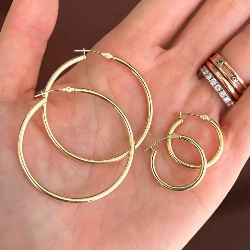 Pulse | Regular Thick Hoop Earrings (Solid Gold) | Lady Estere Jewellery | Worldwide 14K 18K Solid Gold Lab Grown Diamond Moissanite White