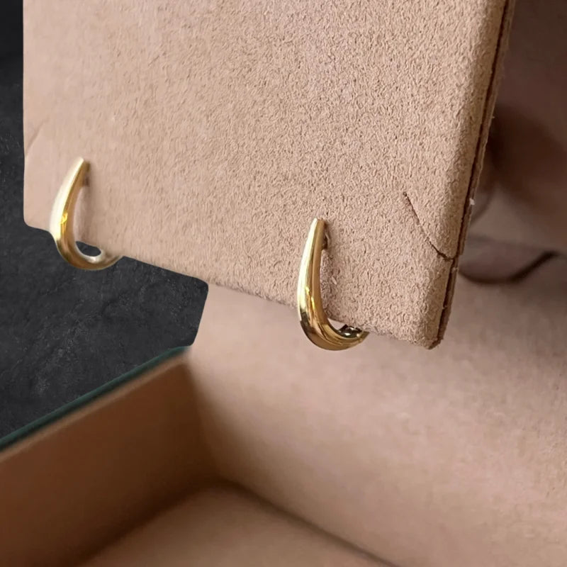 Swan | Small Tapered Hoop Earrings (Solid Gold) | Lady Estere Jewellery | Worldwide 14K 18K Solid Gold Lab Grown Diamond Moissanite White