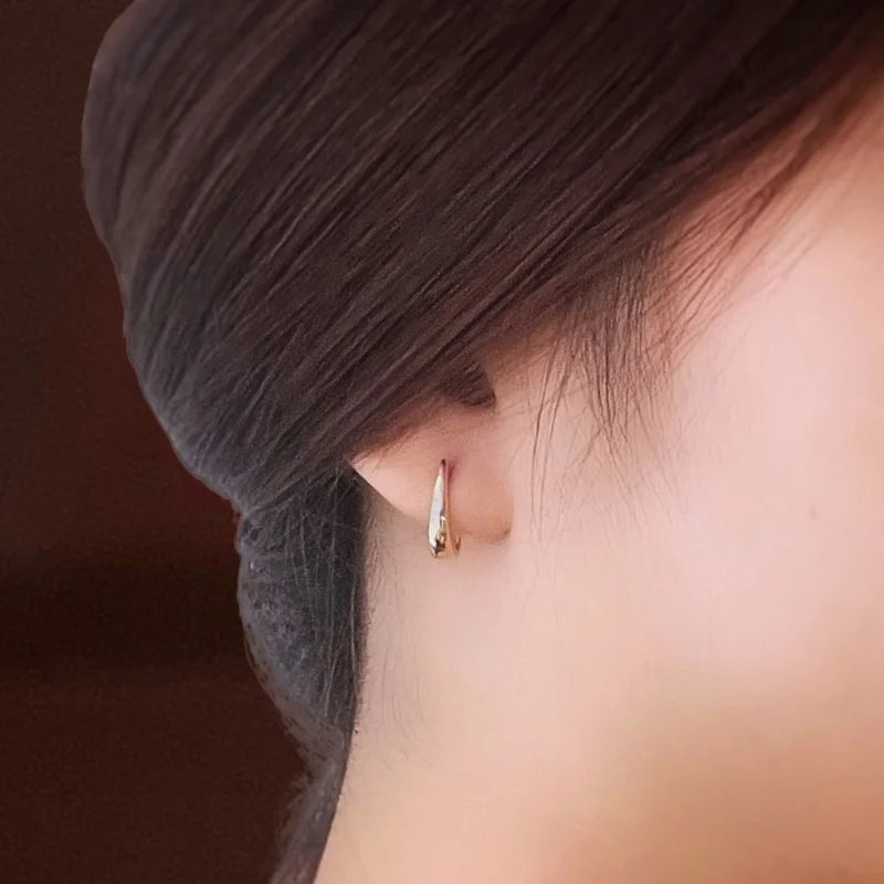 Swan | Small Tapered Hoop Earrings (Solid Gold) | Lady Estere Jewellery | Worldwide 14K 18K Solid Gold Lab-Grown Diamond Moissanite White