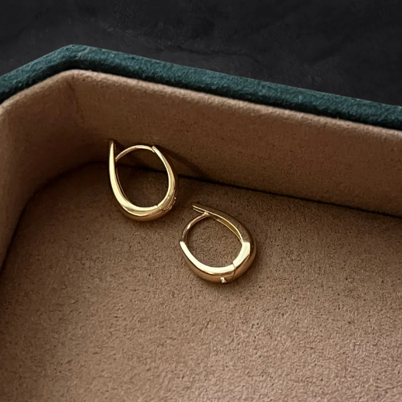 Swan | Small Tapered Hoop Earrings (Solid Gold) | Lady Estere Jewellery | Worldwide 14K 18K Solid Gold Lab Grown Diamond Moissanite White