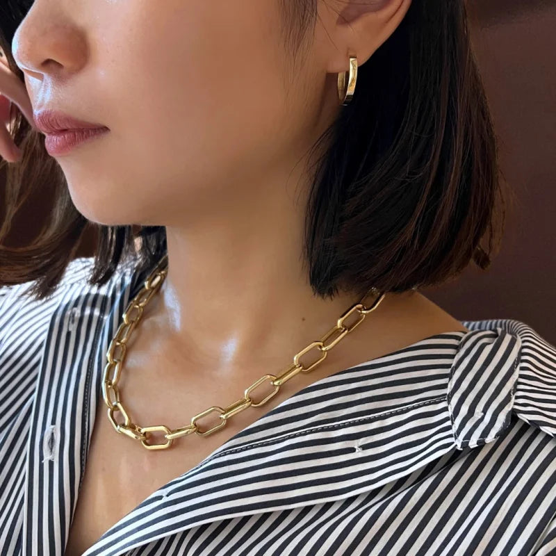 The Daily | 3mm Bold Hoop Earrings (Solid Gold) | Lady Estere Jewellery | Worldwide 14K 18K Solid Gold Lab Grown Diamond Moissanite White