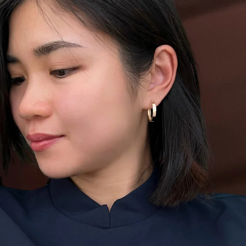 The Daily | 3mm Bold Hoop Earrings (Solid Gold) | Lady Estere Jewellery | Worldwide 14K 18K Solid Gold Lab Grown Diamond Moissanite White