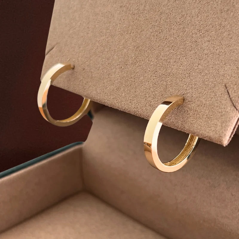 The Daily | 3mm Bold Hoop Earrings (Solid Gold) | Lady Estere Jewellery | Worldwide 14K 18K Solid Gold Lab Grown Diamond Moissanite White