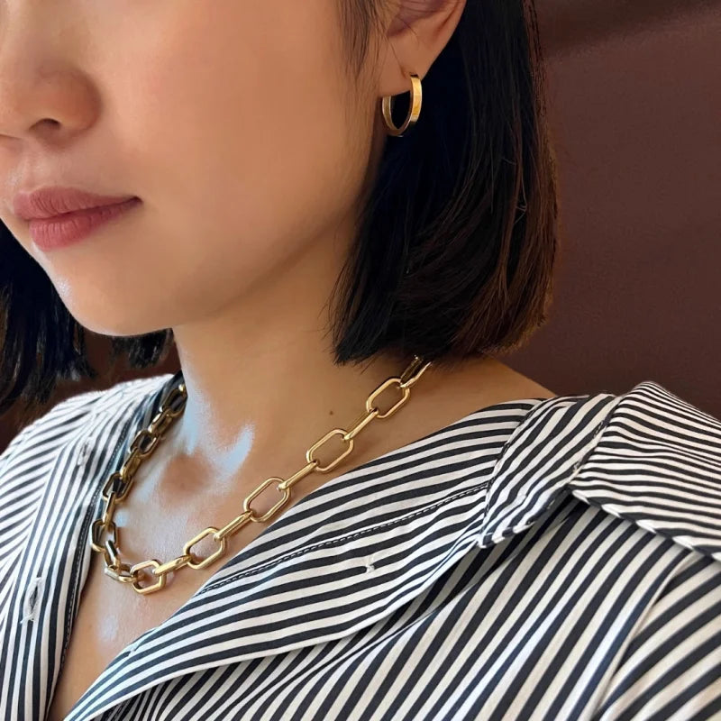 The Daily | 3mm Bold Hoop Earrings (Solid Gold) | Lady Estere Jewellery | Worldwide 14K 18K Solid Gold Lab Grown Diamond Moissanite White
