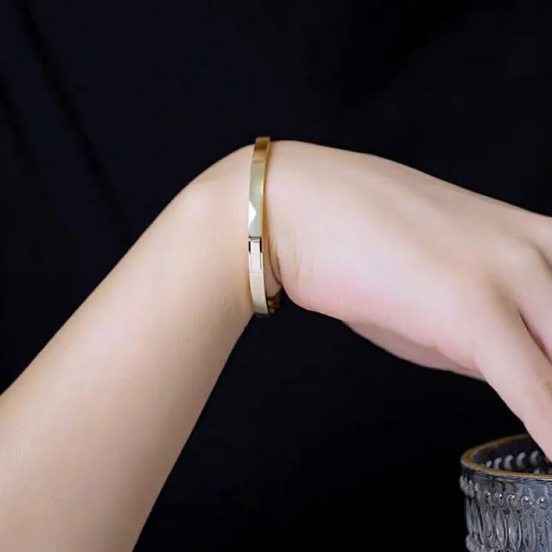 The Daily | Bangle Bracelet (Solid Gold) | Lady Estere Jewellery | Worldwide Shipping 14K 18K Solid Gold Lab Grown Diamond Moissanite White