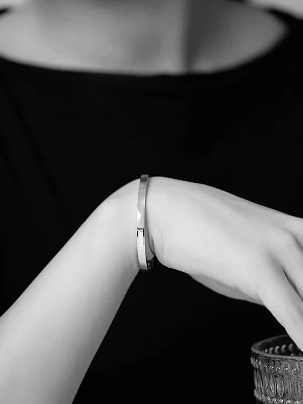 The Daily | Bangle Bracelet (Solid Gold) | Lady Estere Jewellery | Worldwide Shipping 14K 18K Solid Gold Lab Grown Diamond Moissanite White
