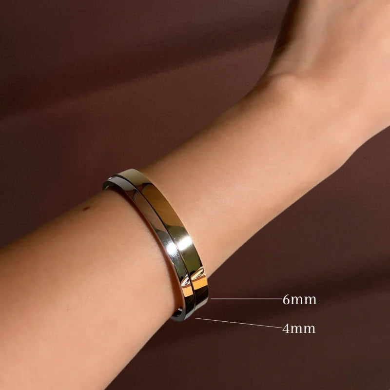 The Daily | Bangle Bracelet (Solid Gold) | Lady Estere Jewellery | Worldwide Shipping 14K 18K Solid Gold Lab Grown Diamond Moissanite White