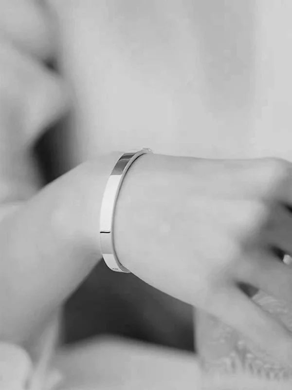 The Daily | Bangle Bracelet (Solid Gold) | Lady Estere Jewellery | Worldwide Shipping 14K 18K Solid Gold Lab Grown Diamond Moissanite White