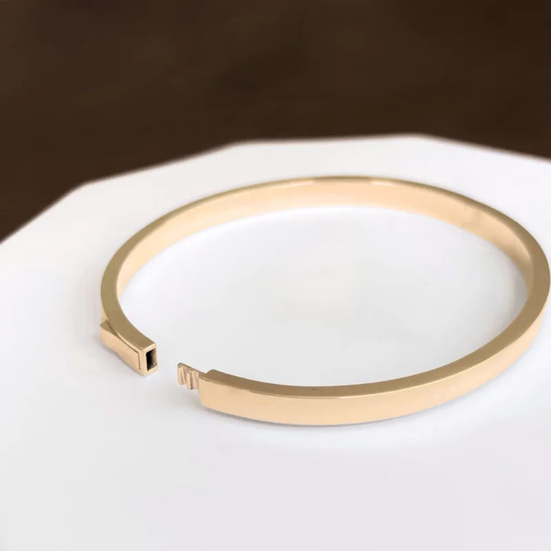 The Daily | Bangle Bracelet (Solid Gold) | Lady Estere Jewellery | Worldwide Shipping 14K 18K Solid Gold Lab Grown Diamond Moissanite White