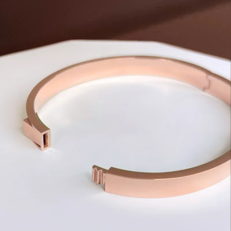 The Daily | Bangle Bracelet (Solid Gold) | Lady Estere Jewellery | Worldwide Shipping 14K 18K Solid Gold Lab Grown Diamond Moissanite White