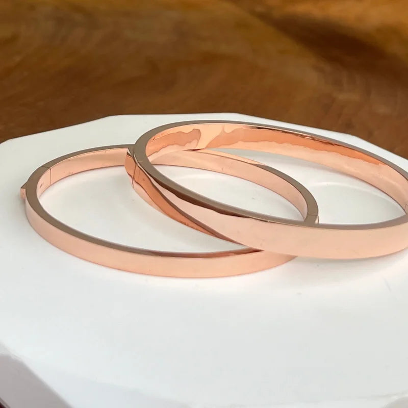 The Daily | Bangle Bracelet (Solid Gold) | Lady Estere Jewellery | Worldwide Shipping 14K 18K Solid Gold Lab Grown Diamond Moissanite White