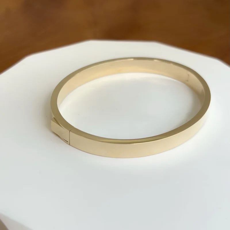 The Daily | Bangle Bracelet (Solid Gold) | Lady Estere Jewellery | Worldwide Shipping 14K 18K Solid Gold Lab Grown Diamond Moissanite White