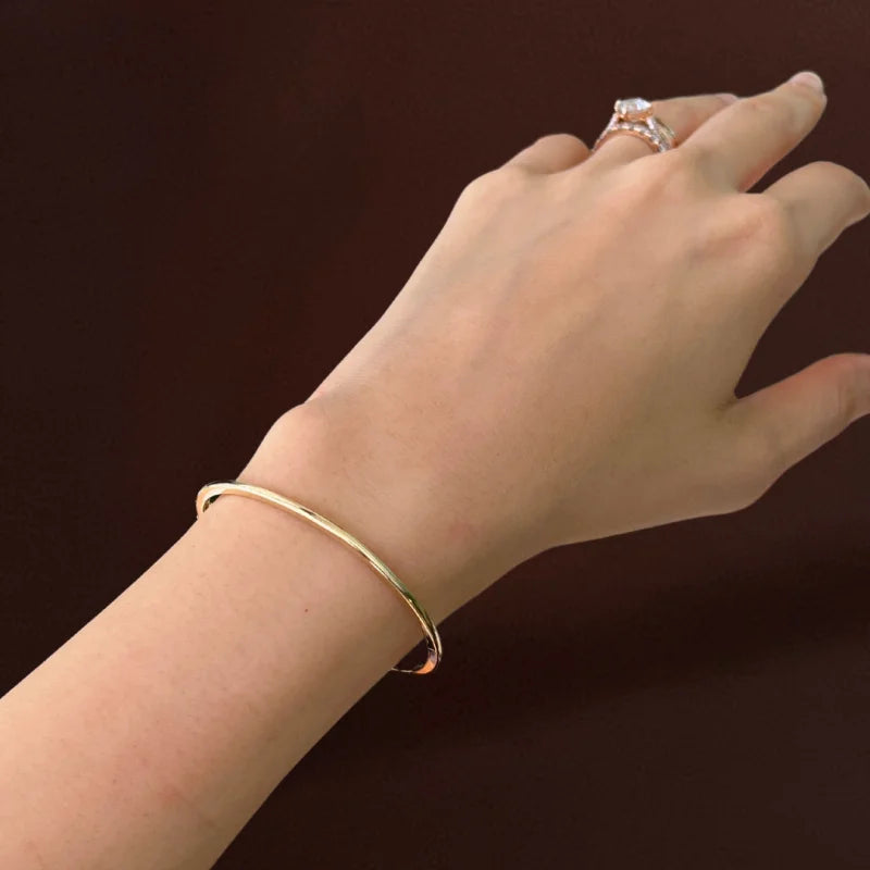 The Mini | Skinny Plain Bangle Bracelet (Solid Gold) | Lady Estere Jewellery | Worldwide 14K 18K Solid Gold Lab Grown Diamond Moissanite