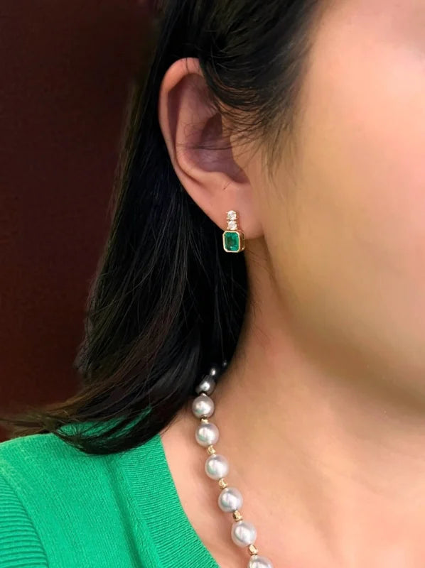 Verde | Columbian Emerald Stud Earrings (Solid Gold) | Lady Estere Jewellery | Worldwide 14K 18K Solid Gold Lab-Grown Diamond Moissanite