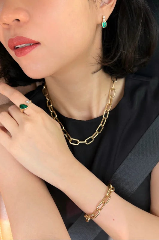 Verde | Columbian Emerald Stud Earrings (Solid Gold) | Lady Estere Jewellery | Worldwide 14K 18K Solid Gold Lab-Grown Diamond Moissanite