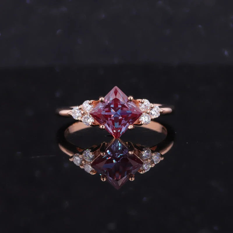 Alexandrite Princess Cut Diamond Ring (Solid gold) | Lady Estere Jewellery | Worldwide 14K 18K Solid Gold Lab-Grown Moissanite White Yellow