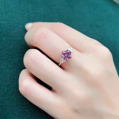 Alexandrite Princess Cut Diamond Ring (Solid gold) | Lady Estere Jewellery | Worldwide 14K 18K Solid Gold Lab-Grown Moissanite White Yellow