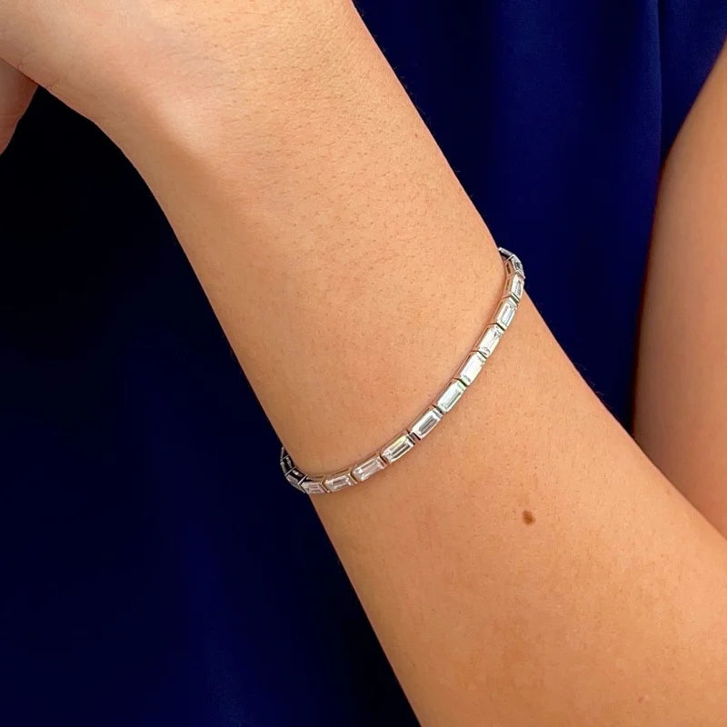Diamond tennis bracelet carat comparison ✨ we offer both lab grown and  natural diamond options 💎 #tennisbracelet #diamondtennisbrac... | Instagram