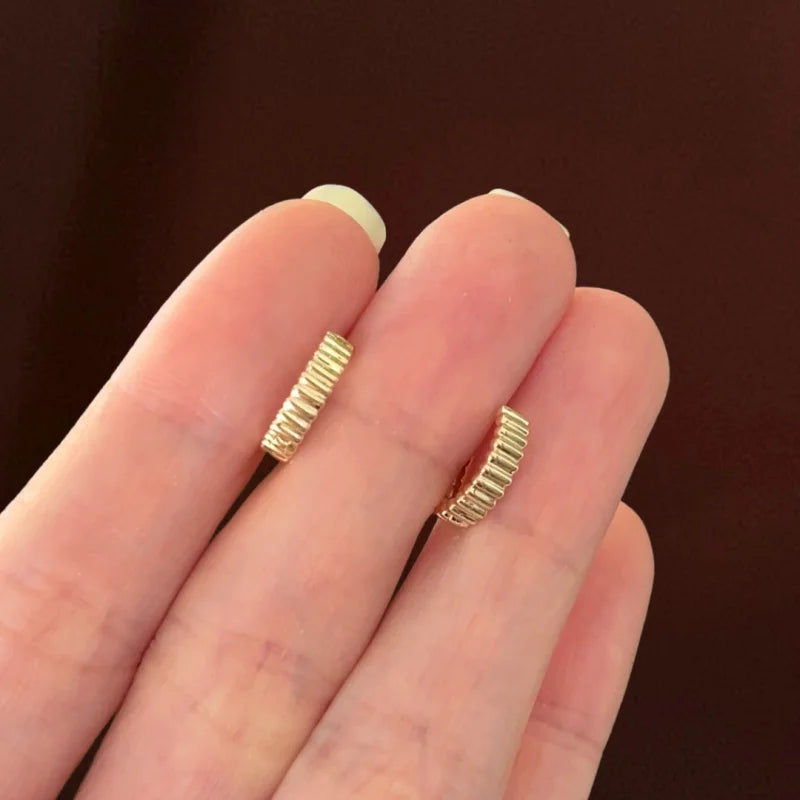 Barre | Fluted Hoop Earrings (Solid Gold) | Lady Estere Jewellery | Worldwide Shipping 14K 18K Solid Gold Lab Grown Diamond Moissanite