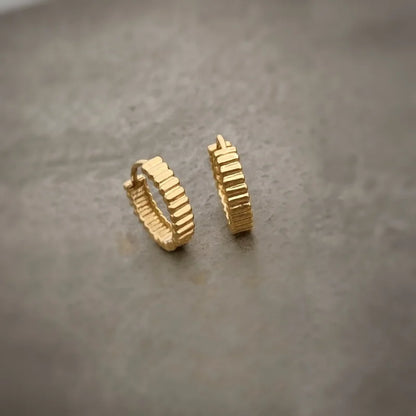 Barre | Fluted Hoop Earrings (Solid Gold) | Lady Estere Jewellery | Worldwide Shipping 14K 18K Solid Gold Lab Grown Diamond Moissanite
