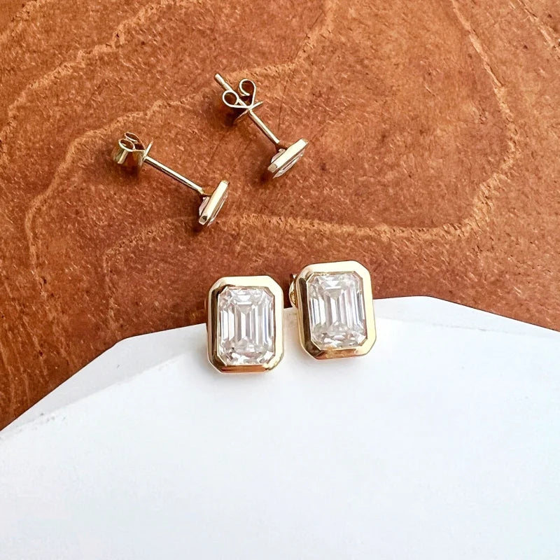 Bjorn | Knife Edge Bezel Emerald Cut Earring Studs (Solid gold) | Lady Estere Jewellery 14K 18K Solid Gold Lab-Grown Diamond Moissanite