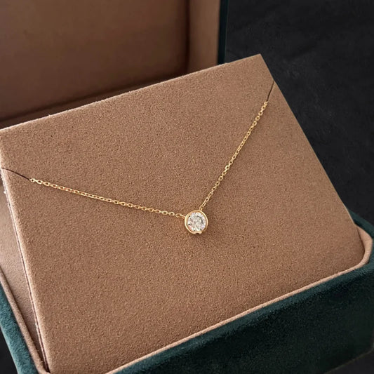 Bjorn | Knife Edge Bezel Round Cut 1ct Necklace (Solid gold) | Lady Estere Jewellery 14K 18K Solid Gold Lab - Grown Diamond Moissanite