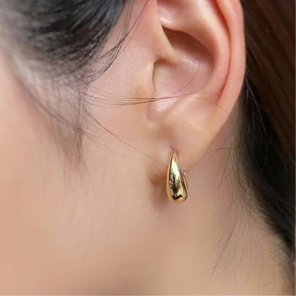Boho | Sleek Tapered Hoops (Solid Gold) | Lady Estere Jewellery | Worldwide Shipping 14K 18K Solid Gold Lab - Grown Diamond Moissanite